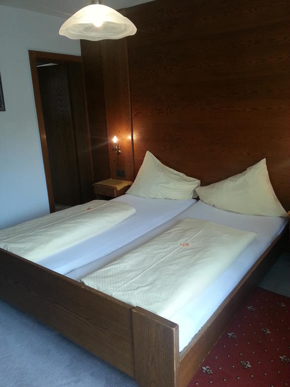 Hotel Garni Dietrich เซเฟลด์ อิน ทิโรล ภายนอก รูปภาพ