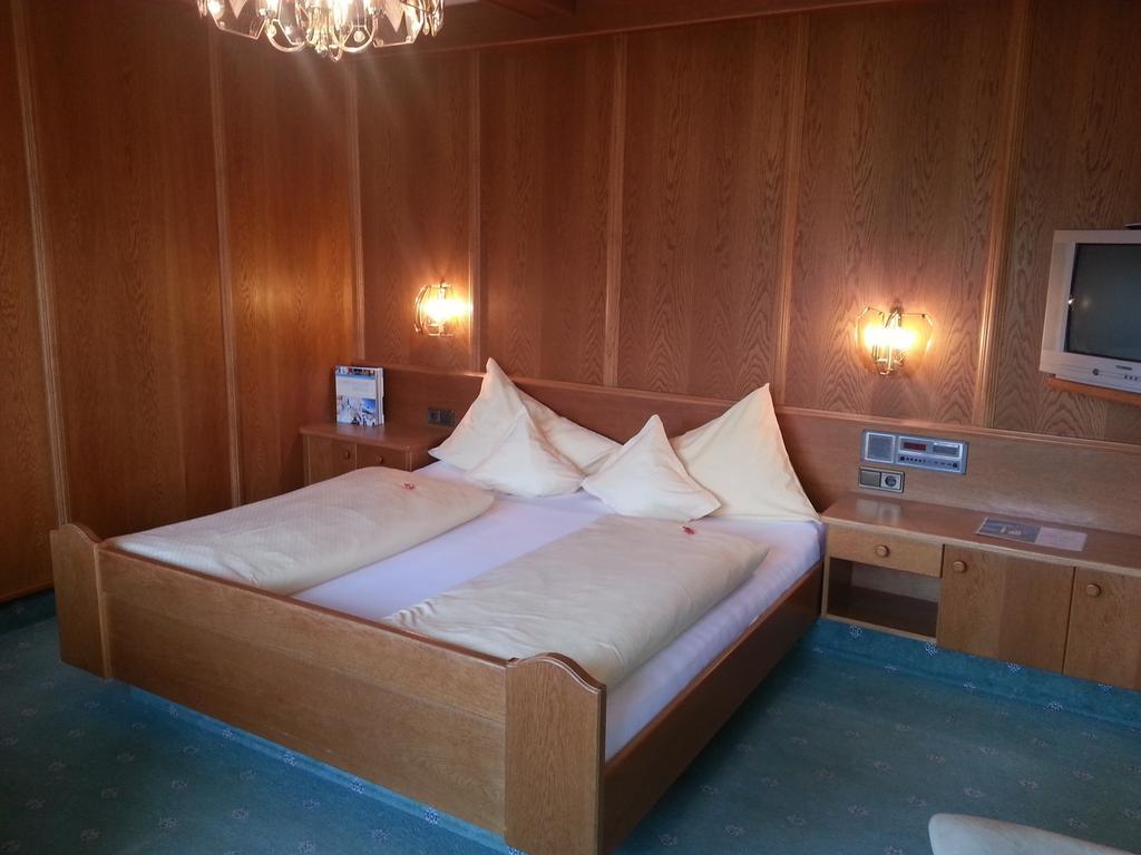Hotel Garni Dietrich เซเฟลด์ อิน ทิโรล ภายนอก รูปภาพ