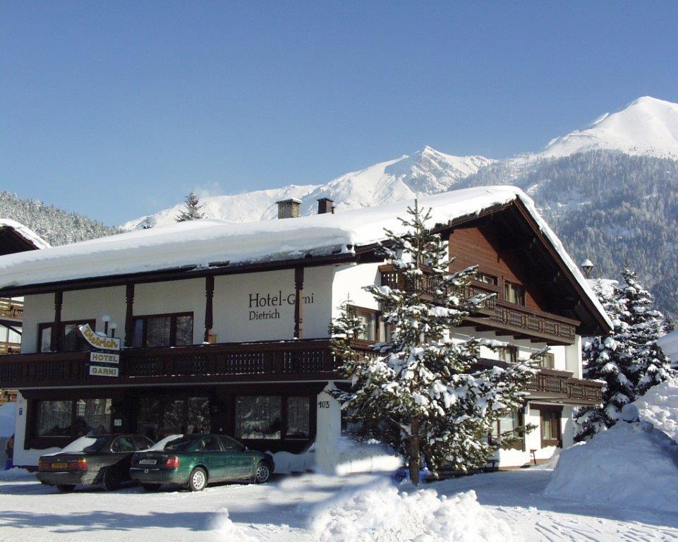 Hotel Garni Dietrich เซเฟลด์ อิน ทิโรล ภายนอก รูปภาพ